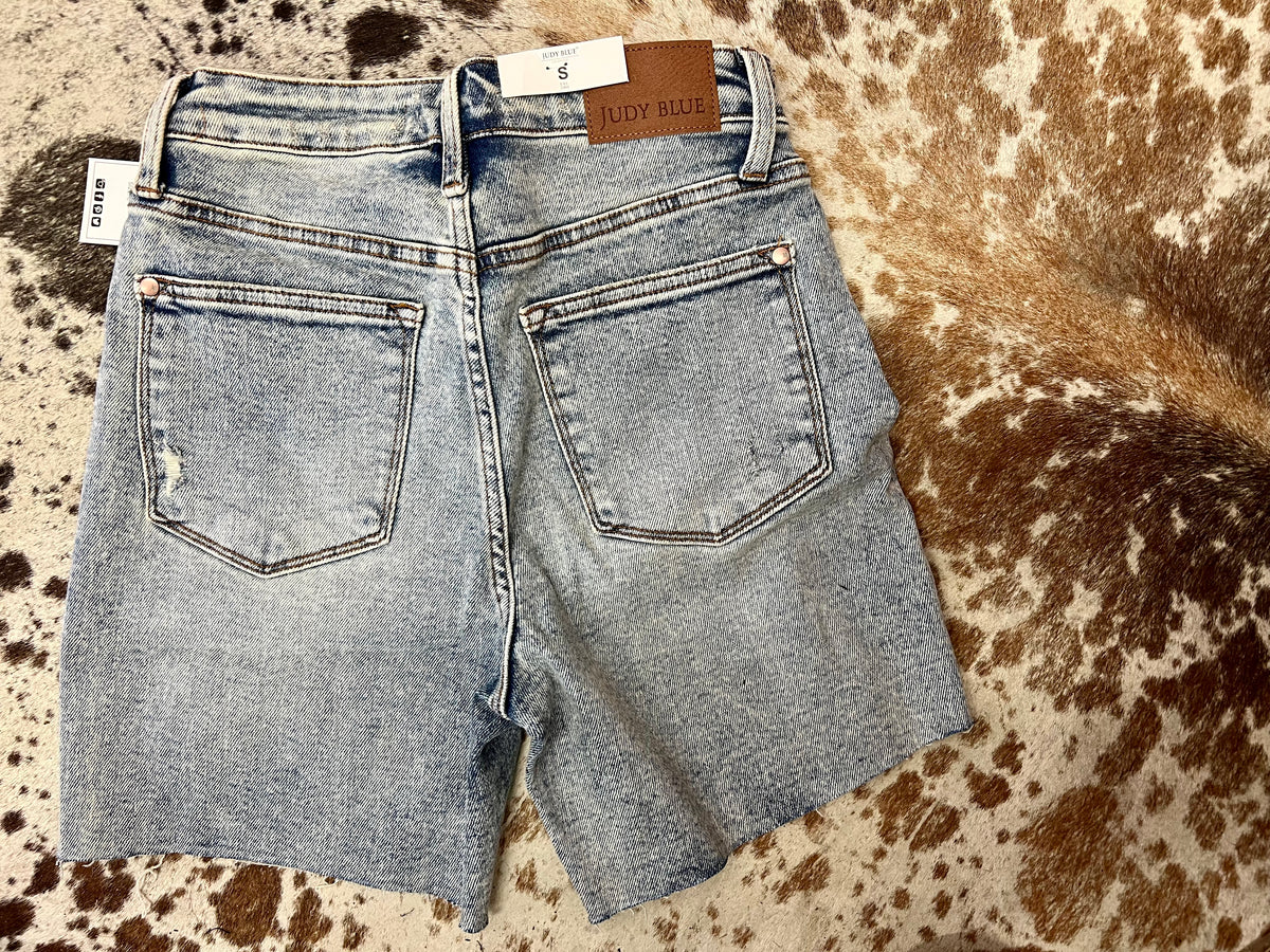 JUDY BLUE HW LIGHT DISTRESSED SHORTS