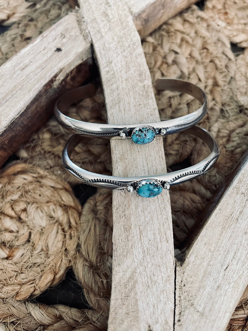 🍑 Turquoise Trigger Cuff