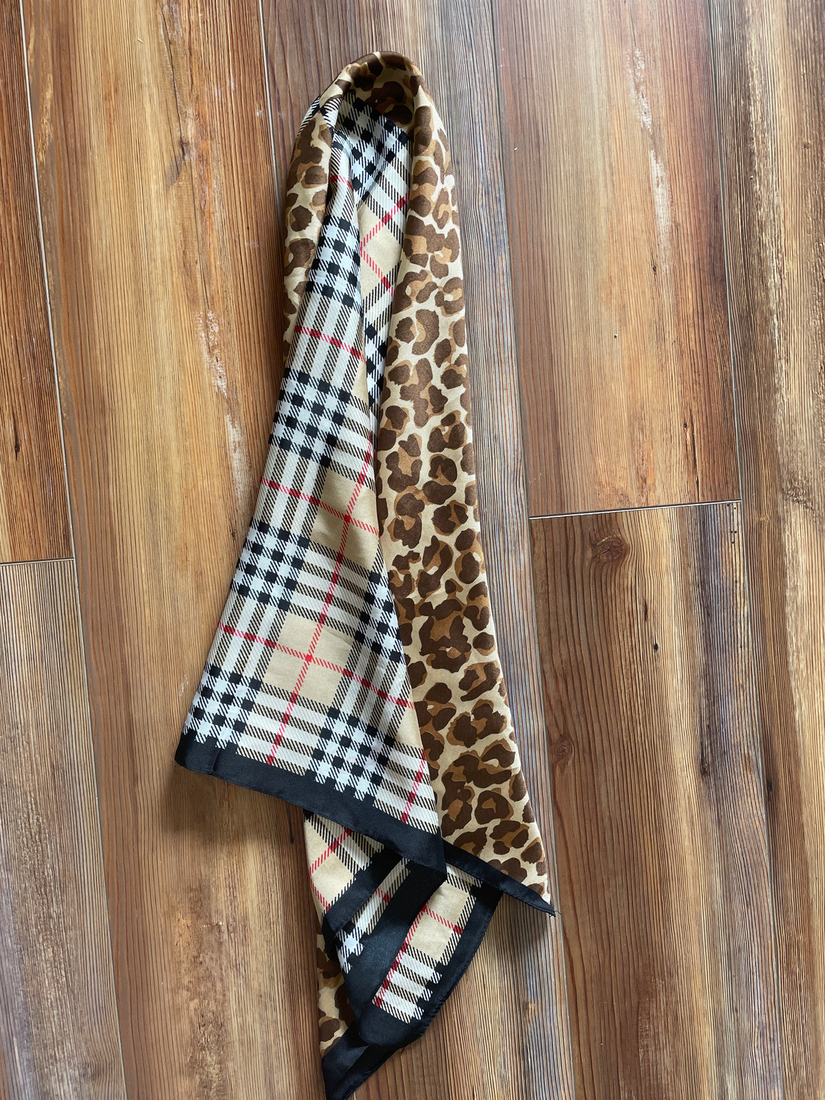 Burberry Leopard Wild Rag